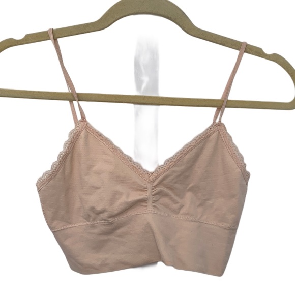 Victoria’s Secret Light Pink Lace Trim Seamless Bralette - Picture 1 of 5